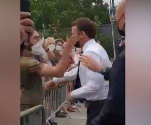 نوجوان نے سرعام فرانسیسی صدر کو تھپڑ جڑ دیا