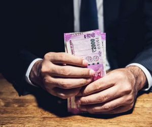 اب بینک تعطیل کے باوجود بروقت ادا ہوگی تنخواہ، آر بی آئی کا پیمنٹ سسٹم میں تبدیلی کا اعلان