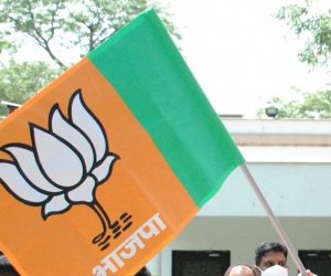 بلیک منی معاملے میں کیرالہ بی جے پی صدر کے سکریٹری اور ڈرائیور سے پوچھ گچھ