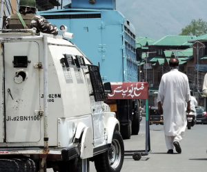 دہشت گردوں نے ایس پی او اور اس کی اہلیہ کو کشمیر کے اونتی پورہ میں گولی مار کر ہلاک کردیا