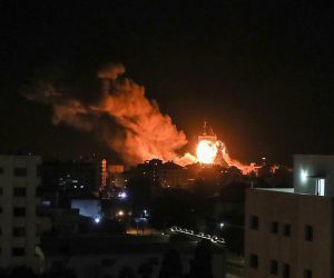 اسرائیل نے  مسلسل دوسری رات بھی فائر بندی معاہدے کی خلاف ورزی کرتے ہوئے غزہ پر حملہ کیا