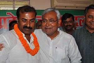 نتیش حکومت کو جھٹکا دیتے ہوئے وزیر مدن سہنی کا استعفیٰ، نوکرشاہی سے تھے پریشان