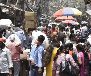 ہِل اسٹیشنوں کے علاوہ بڑے شہروں میں بھی کورنا کے اصولوں کی بڑے پیمانے پر خلاف ورزیاں