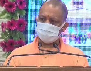 یوگی آدتیہ ناتھ نے نئی آبادی پالیسی متعارف کرائی، کہا- ’بڑھتی ہوئی آبادی ترقی کی راہ میں رکاوٹ‘ 