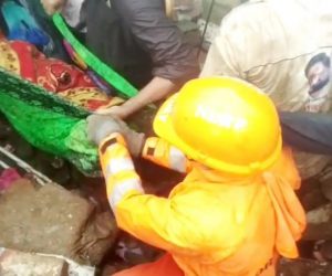 ممبئی میں بارش کی تباہی: لینڈ سلائیڈنگ کے بعد مکانات اور دیوار گرنے سے ہلاک ہونے والوں کی تعداد 25 سے تجاوز
