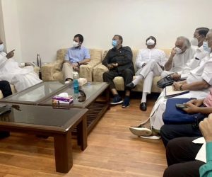 جاسوسی معاملہ پر اپوزیشن جماعتوں کا اظہار یکجہتی، سمجھوتہ نہیں کرنے کا راہل گاندھی کا عزم