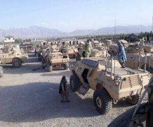 امریکی فوج ائیرپورٹ پر چھوڑ جانے والے طیارے اور اسلحہ کو ناکارہ بنا گئی!