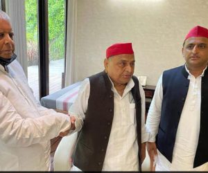 لالو یادو نے ملائم سنگھ سے کی ملاقات ، کہا – ملک کو آج سرمایہ داری اور فرقہ واریت کی نہیں، سوشلزم کی ضرورت ہے