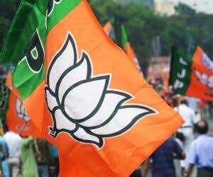 بی جے پی رہنما خود اپنی حکومت میں محفوظ نہیں، 19 دن سے دھرنے پر بیٹھے اپنی پارٹی کے ہی رہنما پر بیٹی کے اغوا کرنے کا لگایا الزام