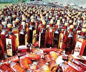 ارونا چل سے لائی گئی 350 پیٹی شراب ضبط، دو افراد گرفتار