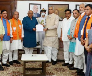 نتن پٹیل راج بھون نہیں پہنچے، ناراضگی کی قیاس آرائی تیز