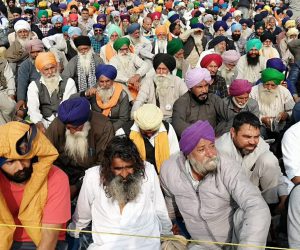 سنگھو بارڈر پر ایک جانب کی سڑک خالی کریں کسان: سپریم کورٹ