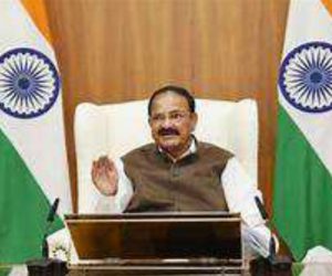 جمہوری اقدار کے عہد کا اعادہ کریں: نائیڈو