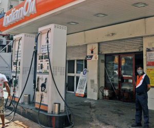 بین الاقوامی مارکیٹ میں خام تیل کی قیمتوں میں زبردست گراوٹ، مگر ملک کے عوام کو کوئی راحت نہیں!