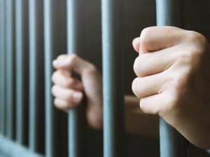 دہلی کے ’منڈولی جیل‘ میں کئی قیدیوں نے قصداً خود کو کیا چاقو سے زخمی