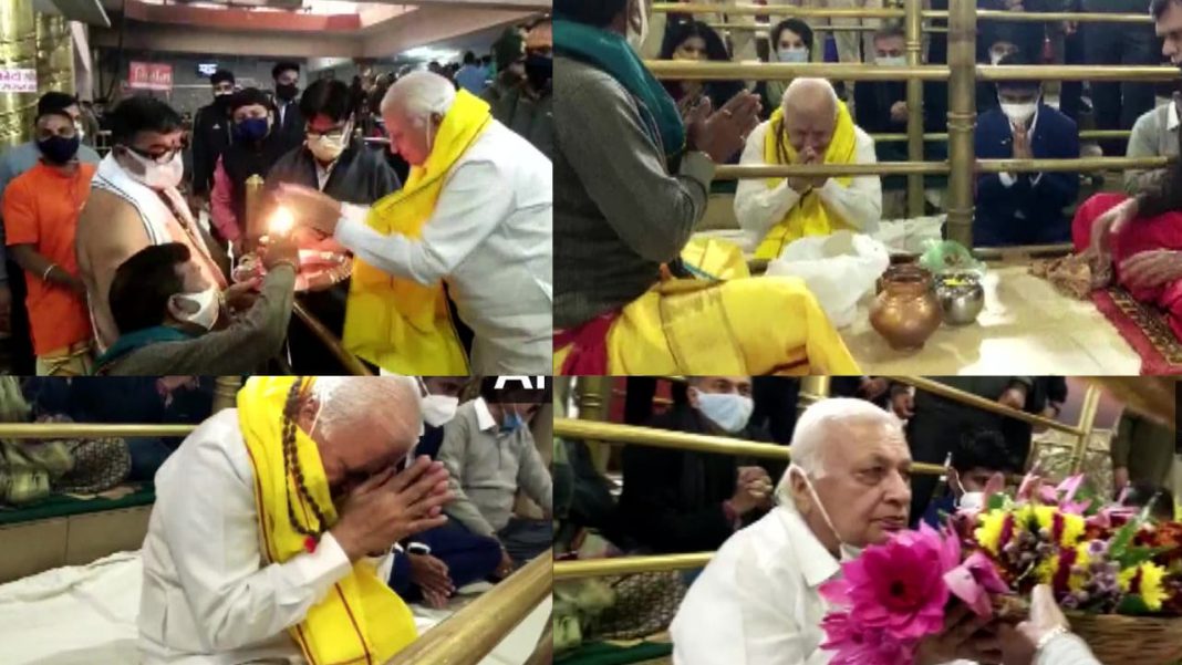 کیرالہ کے گورنر عارف محمد خان نے اجین مندر میں کی پوجا، کورونا سے آزادی کی مانگی دعا