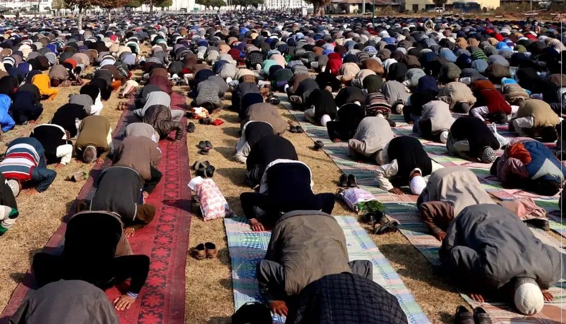 کرناٹک: اسکول میں مسلم طلبا کے نمازِ جمعہ پر تنازعہ، تحقیقات کا حکم