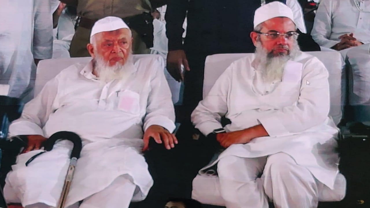 مولانا محمود مدنی کے اجلاس میں مولانا ارشد مدنی کی شرکت، جمعیۃ کے دونوں دھڑوں کے اتحاد کا دیا عندیہ