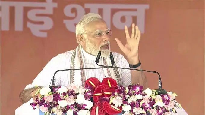 مفت کی ریوڑی بانٹ کر ووٹ بٹورنے کا چلن ملک کے لئے نقصان دہ: پی ایم مودی