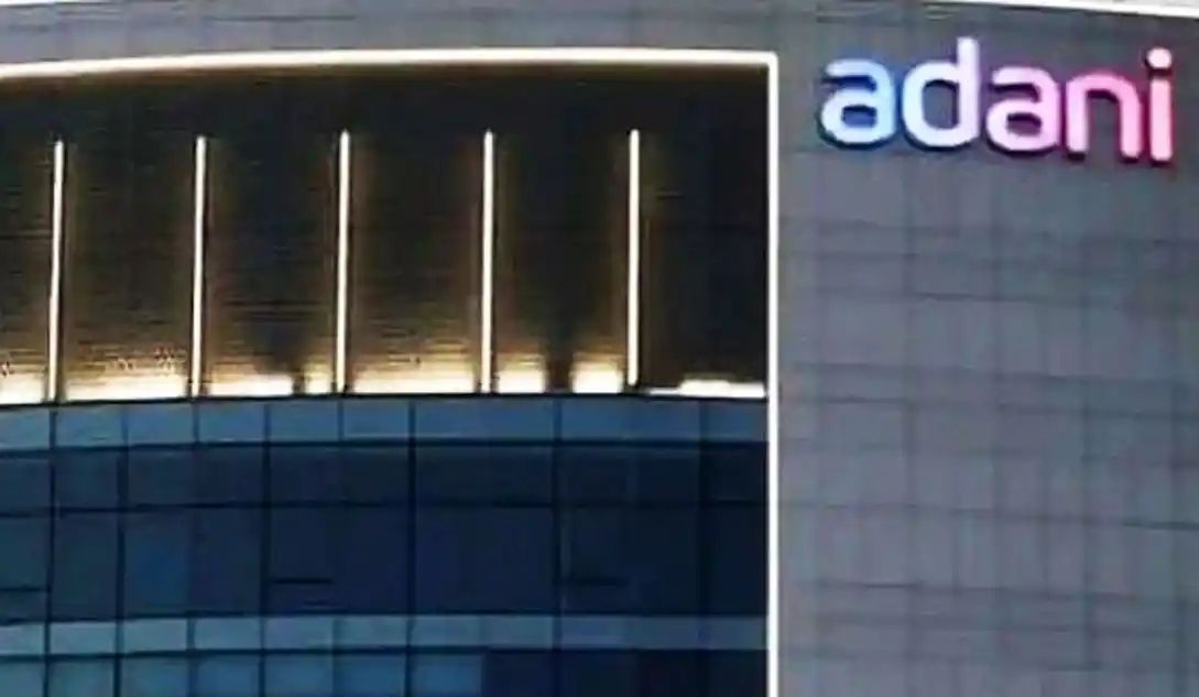 اڈانی گروپ نے ایس بی آئی سے مانگا 14000 کروڑ روپے کا قرض!