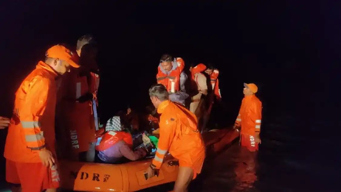 تلنگانہ میں ایک بار پھر سیلاب جیسی صورتحال، تین افراد جاں بحق