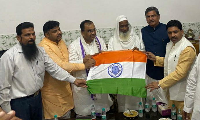 امرت مہوتسو کے تحت دارالعلوم پہنچا بی جے پی اقلیتی مورچہ کا وفد، مہم میں تعاون کی اپیل، اقلیتی مورچہ کے قومی صدر نے کی آزادی میں دارالعلوم دیوبند کی خدمات کی ستائش