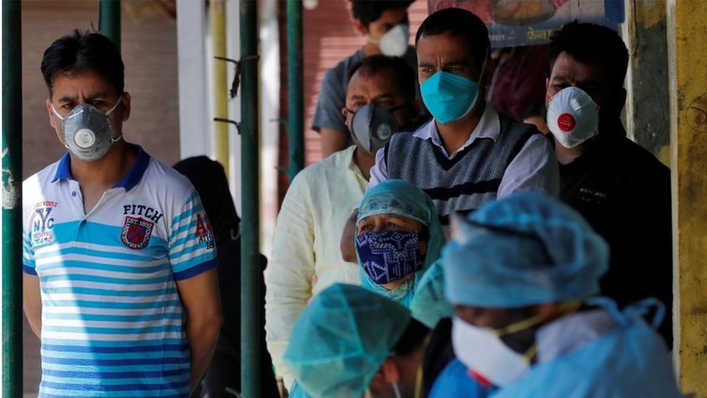 کیجریوال حکومت کا فیصلہ، عوامی مقامات پر ماسک پہننا لازمی