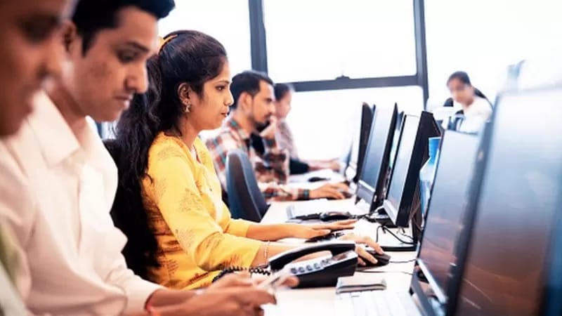 امتیازی سلوک سے متعلق آکسفیم کی رپورٹ: انڈیا میں خواتین، مسلمانوں اور پسماندہ طبقے کی آمدنی کم کیوں ہے؟