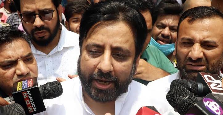 عآپ رکن اسمبلی امانت اللہ خان کی عدالتی تحویل میں مزید 14 دن کی توسیع