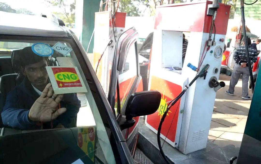 سی این جی کے داموں میں پھر اضافہ، 7 مہینے میں 35.21 روپے فی کلو بڑھے دام