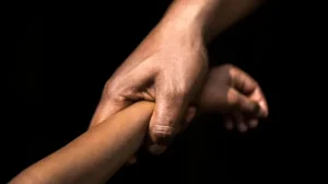 معصوم کے ساتھ اجتماعی زیادتی