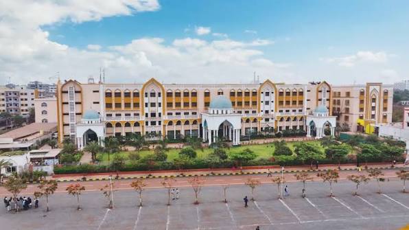 مستحق طلبہ کے لیے نارایانا ہیلتھ اور شاہین گروپ کا NEET اسکالرشپ پروگرام شروع